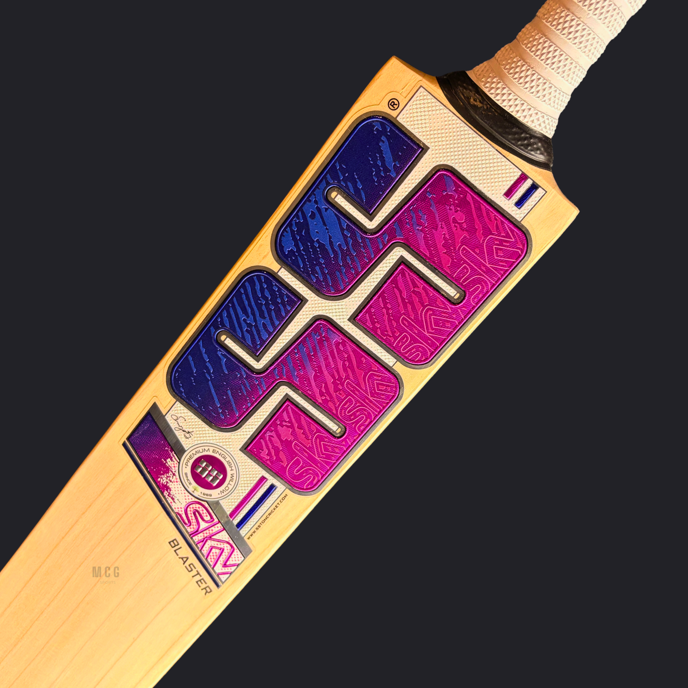 SS - SKY Blaster Cricket Bat