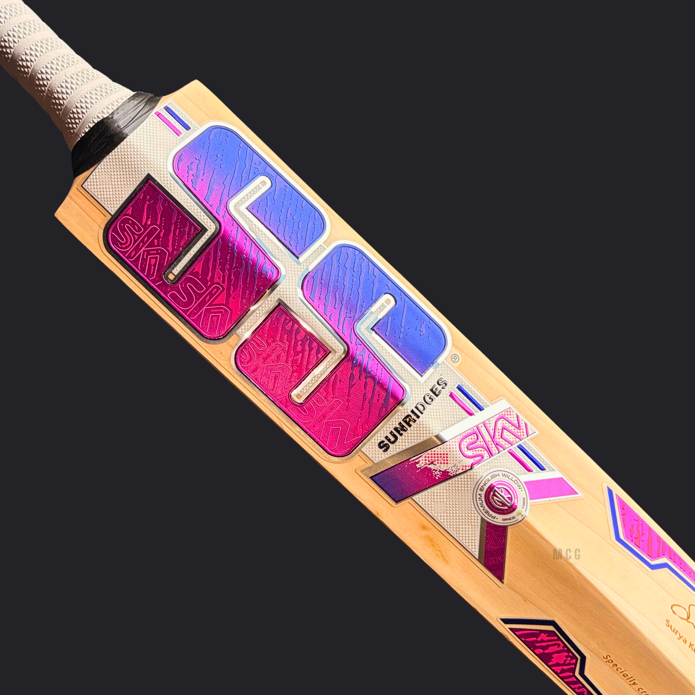 SS - SKY Blaster Cricket Bat