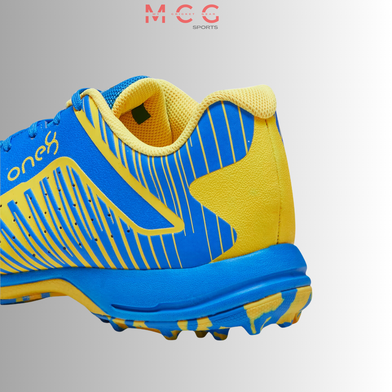 Image of PUMA x one8 22 FH Rubber Unisex Cricket Shoes