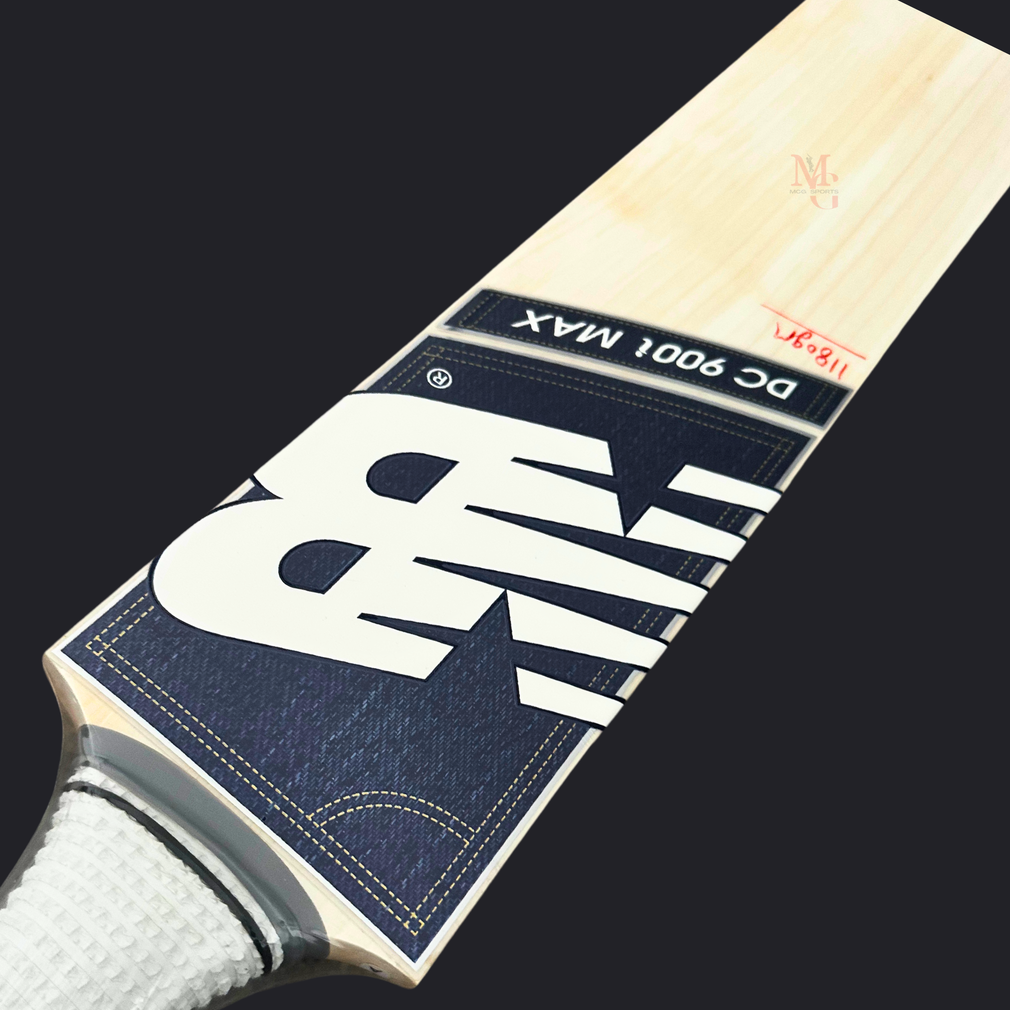 Image of New Balance - DC 900i Max English Willow Cricket Bat -Senior
