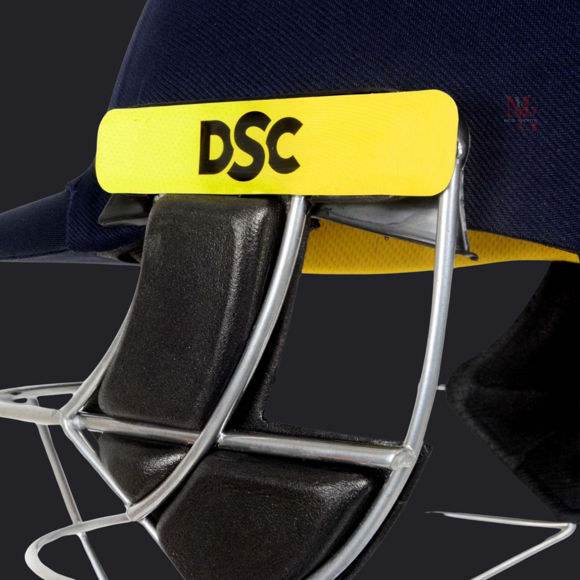 Image of DSC - Avenger Pro 2.0 Cricket Helmet