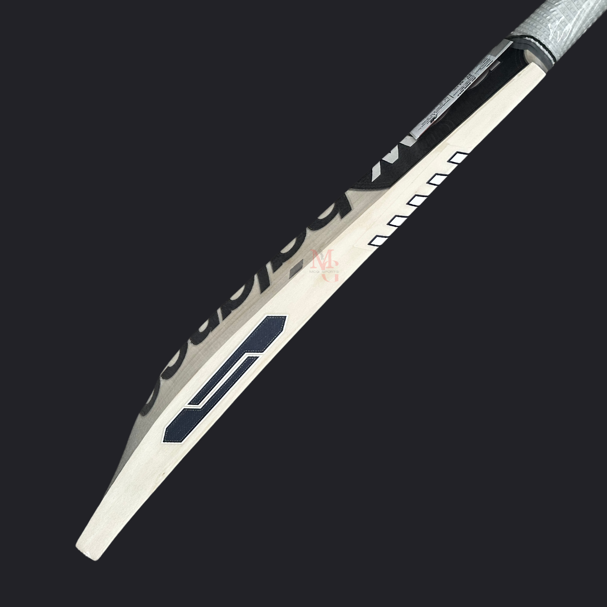 New Balance - DC 900i Max English Willow Cricket Bat -Senior