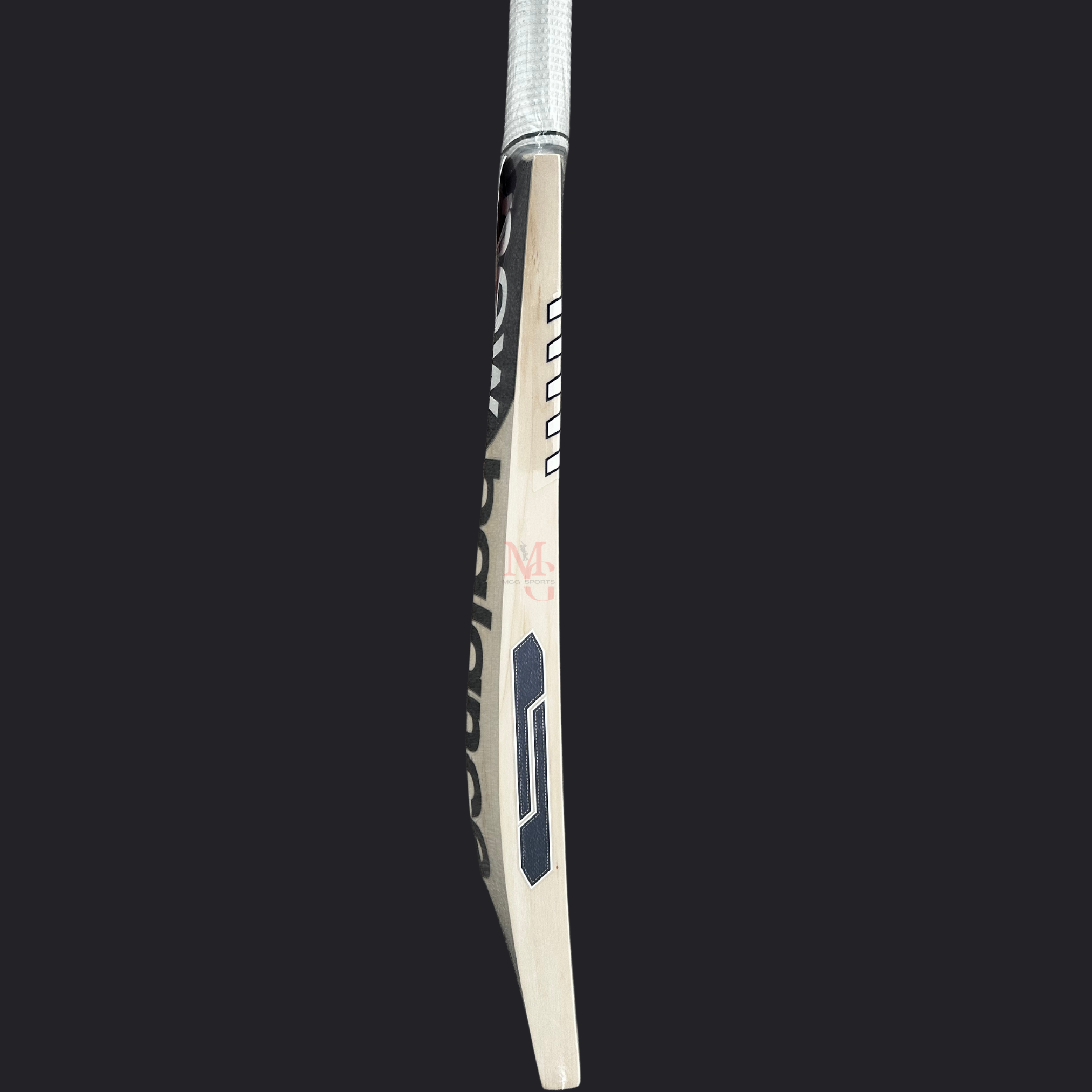 Image of New Balance - DC 800i Max English Willow Cricket Bat -Senior