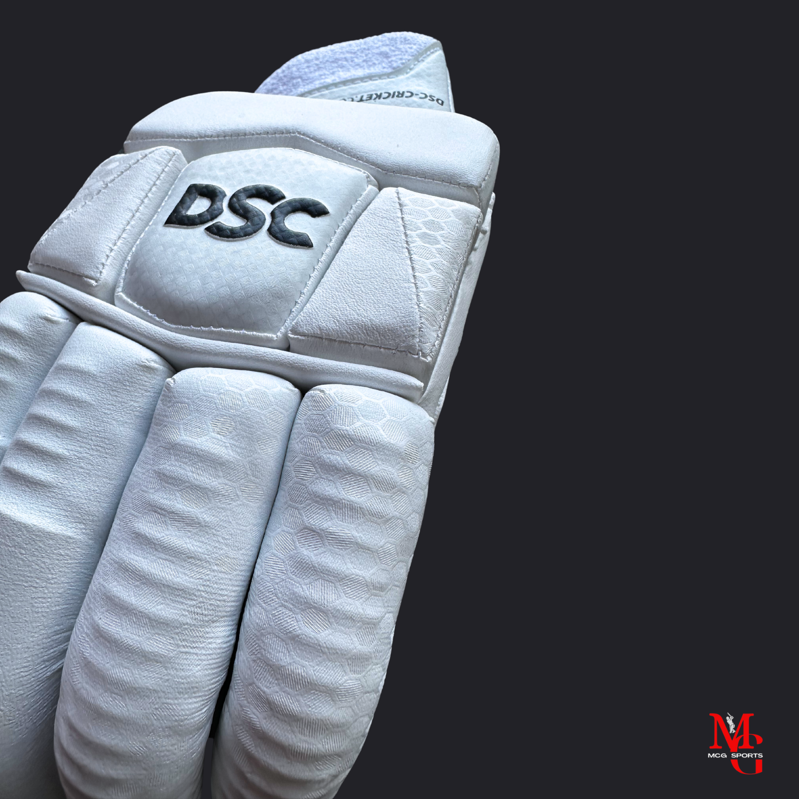 DSC - Bull-31 David Warner Players Batting Gloves