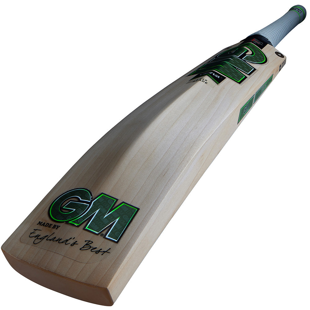 GM Verva Signature cricket bat toe detail