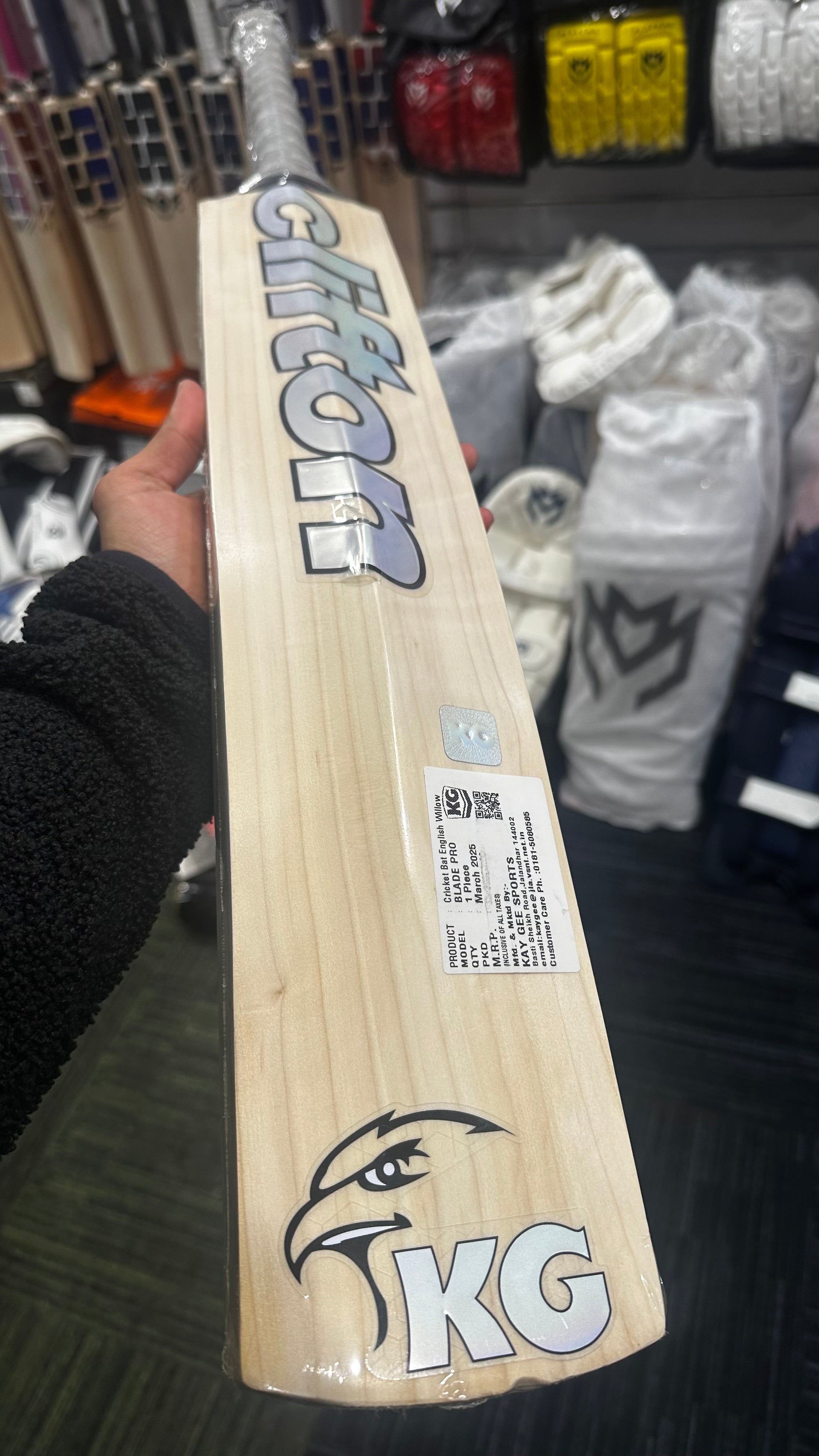 KG clifton cricket bat