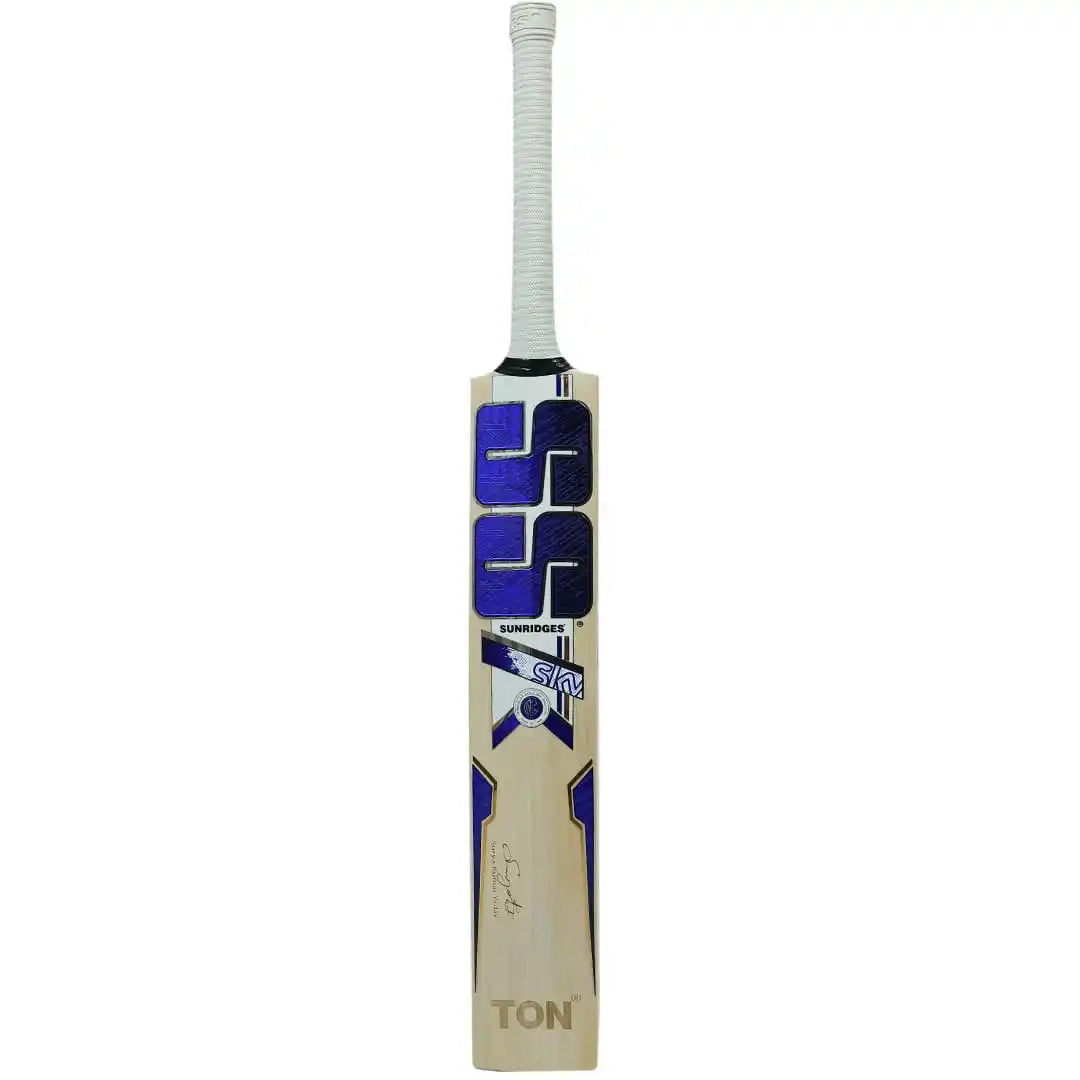 SS SKY Players cricket bat - sticker and grain detail