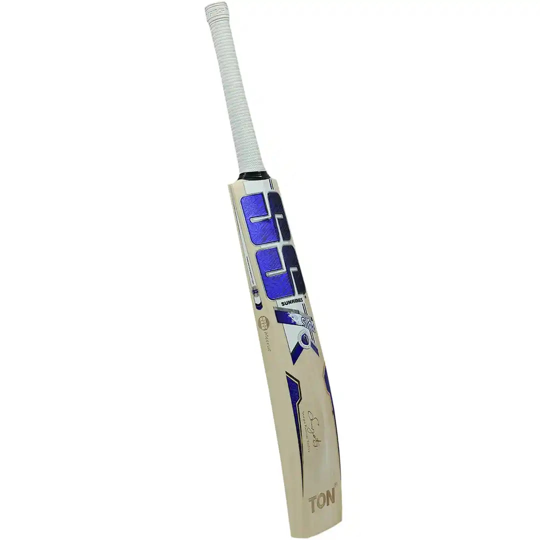 SS SKY Players cricket bat - handle and toe detail