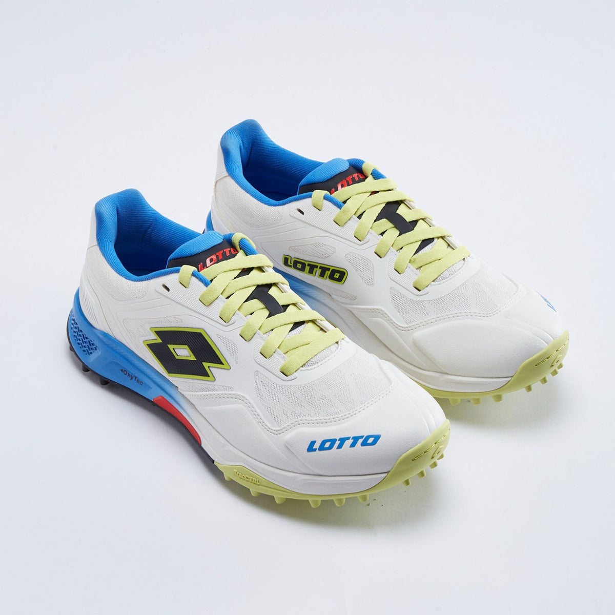 Lotto Super Shot cricket shoe sole and spike housing construction