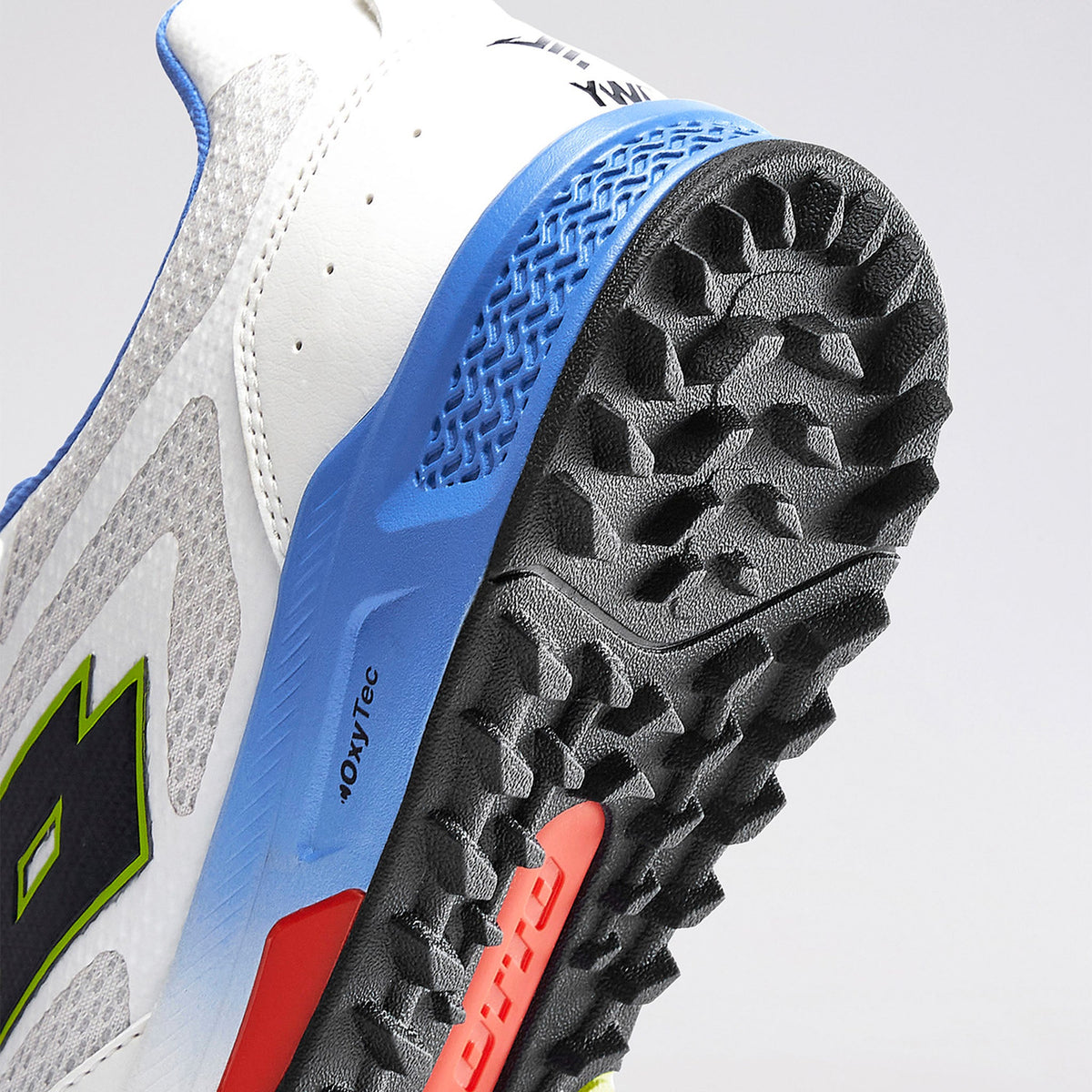 Lotto Blaze Hit cricket shoe top down view showing lacing and fit