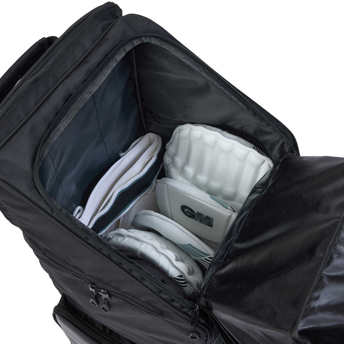 Interior of the 101 litre GM Players Edition Duffle cricket kit bag