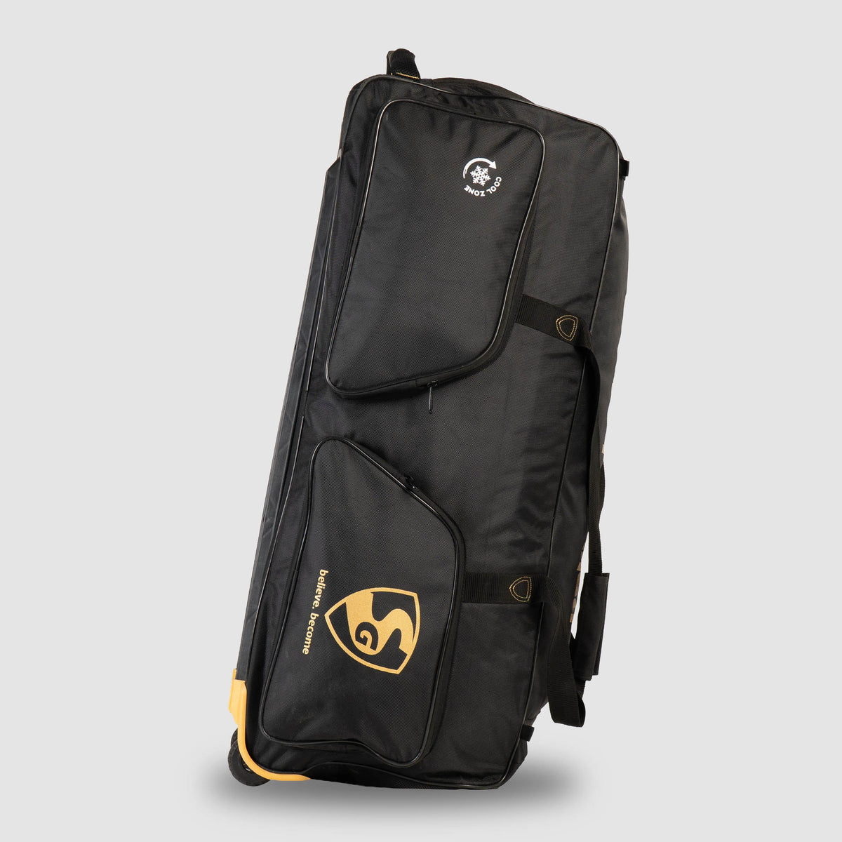 SG 22 Yard X2 kit bag external bat sleeve