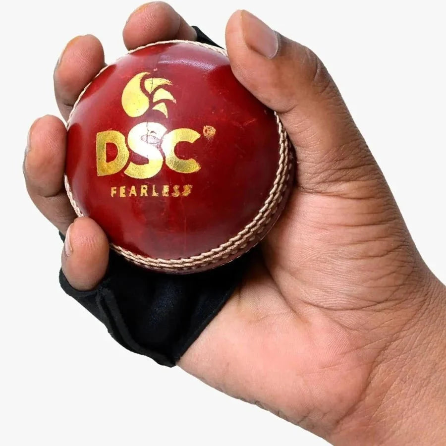 DSC Protakt fielding glove palm detail showing MCP joint padding