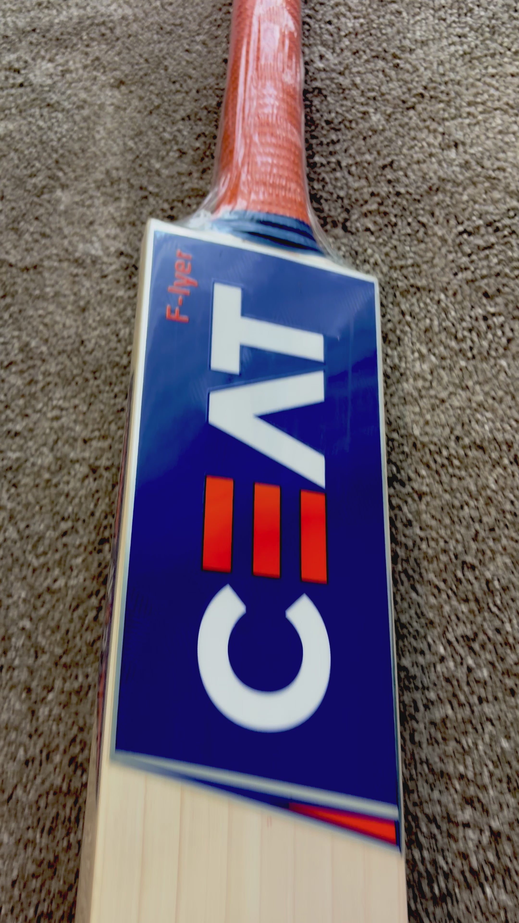 Load video: CEAT Shreyas iyer Players English Willow Cricket Bat - SH