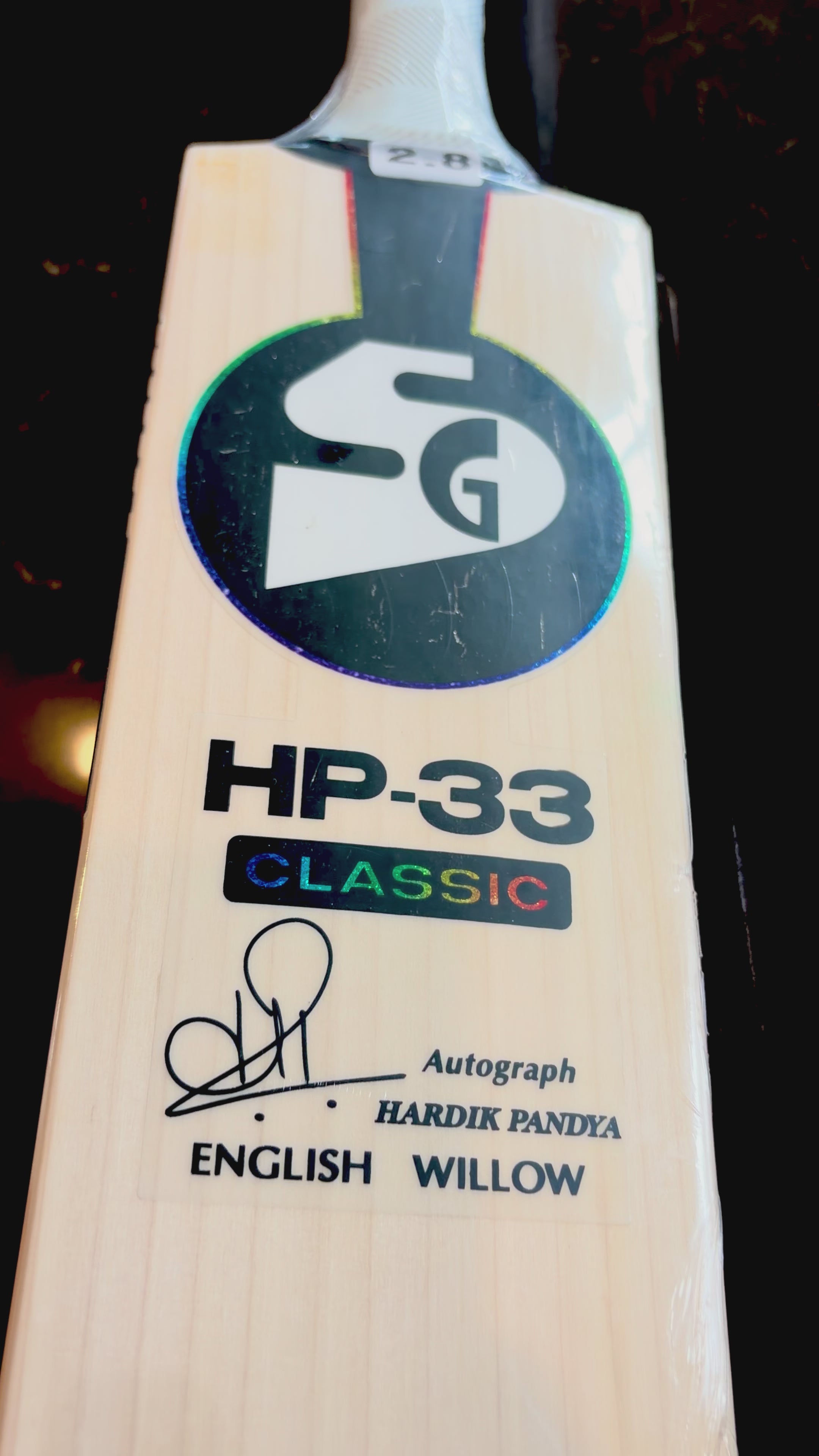 Load video: SG - HP 33 Classic Cricket bat (Reserve Players Grade Willow)