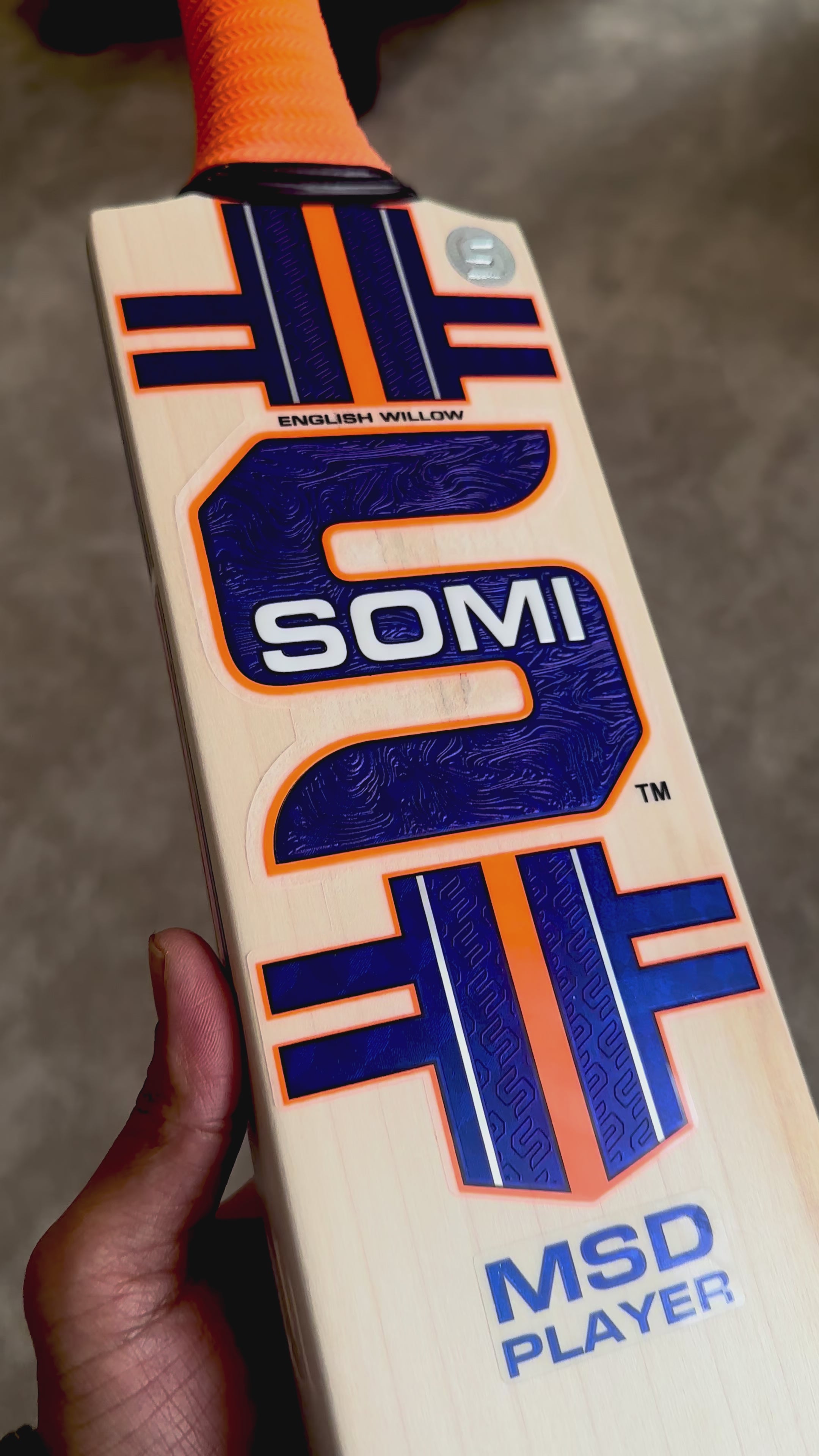 Load video: SOMI MSD Players Cricket Bat – The Finisher’s Choice
