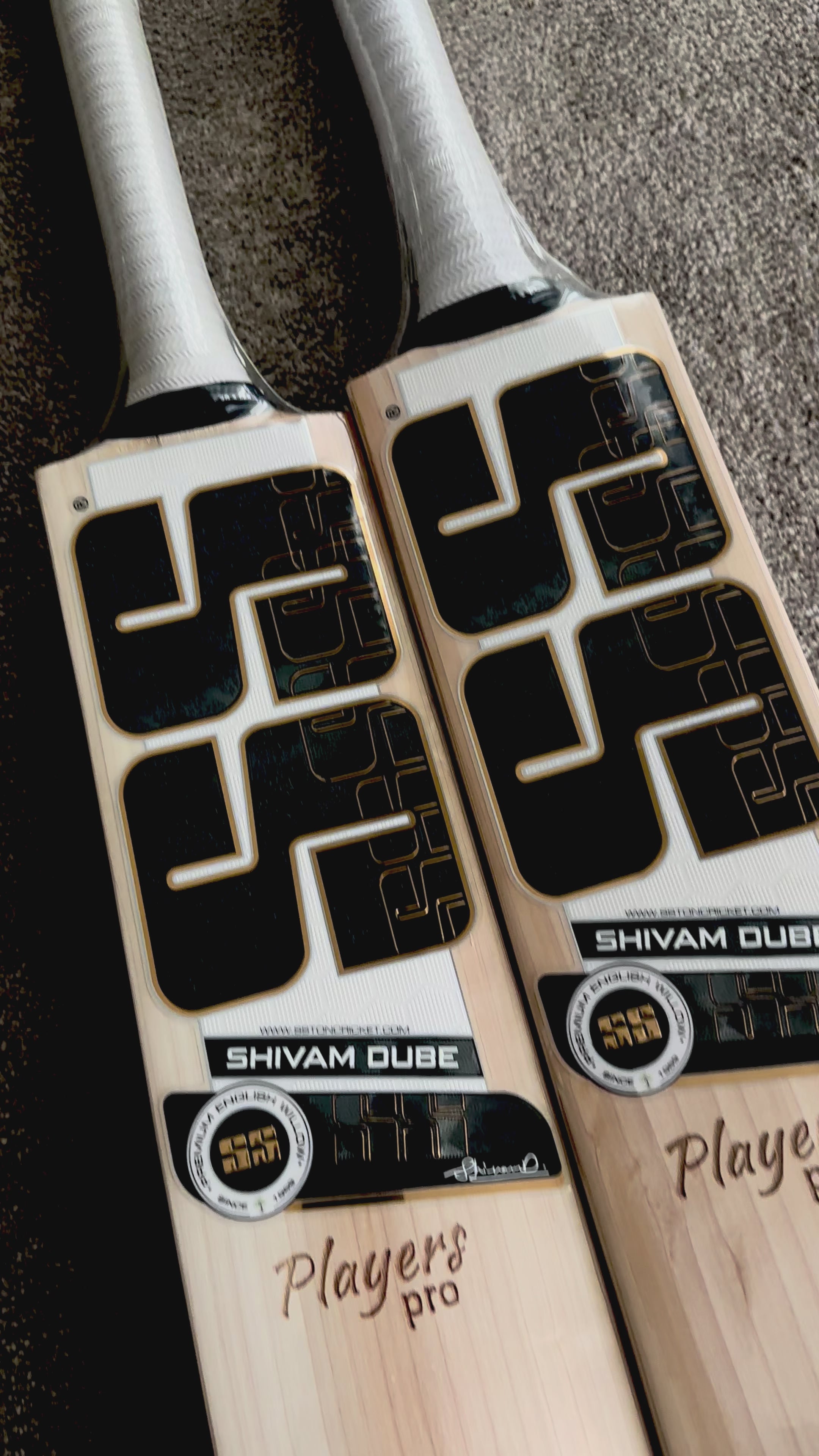 Load video: SS Shivam Dube Pro Players Cricket Bat