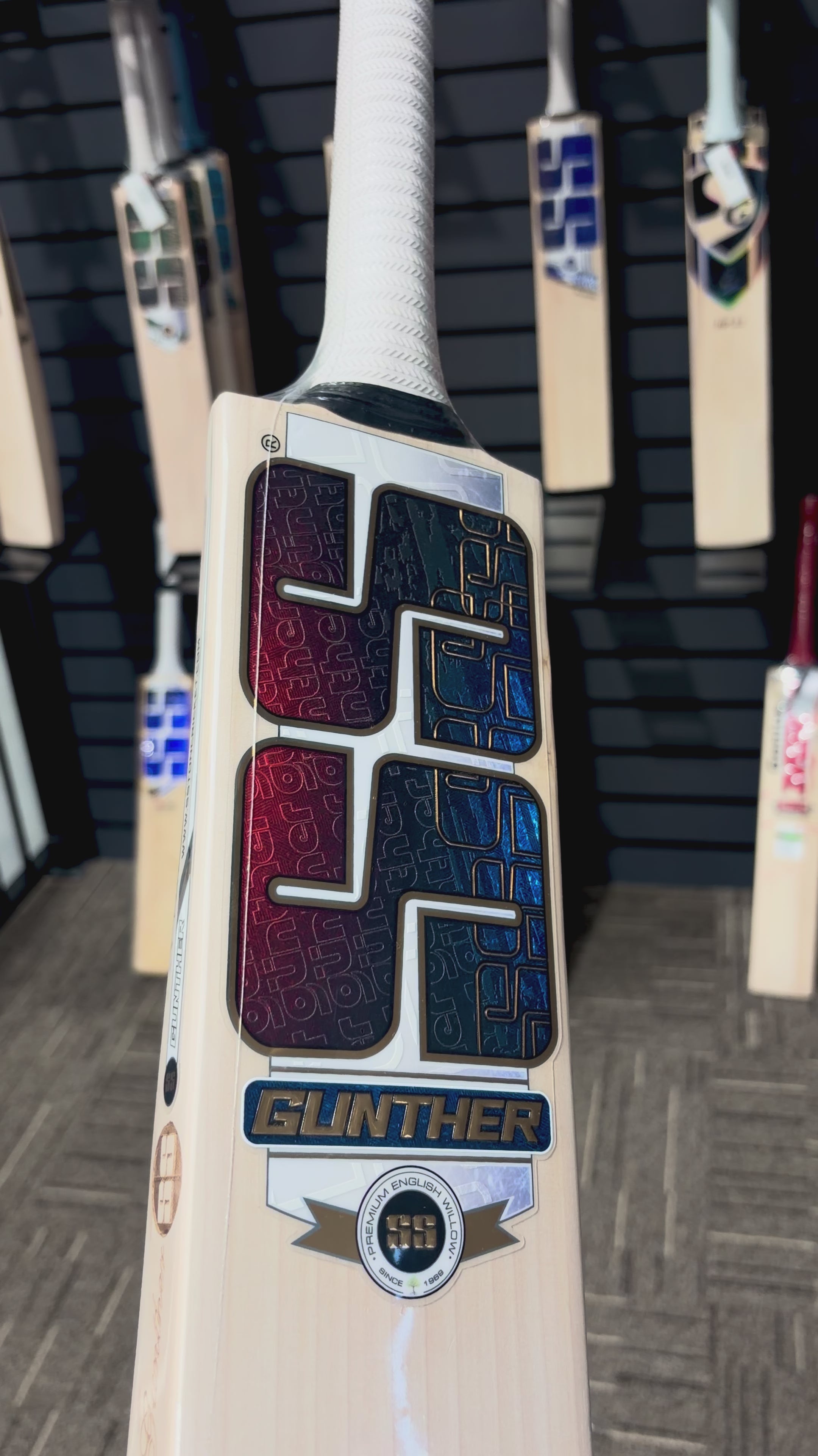 Load video: SS Gunther English Willow Cricket Bat – Short Handle (Set of 2 with Covers)