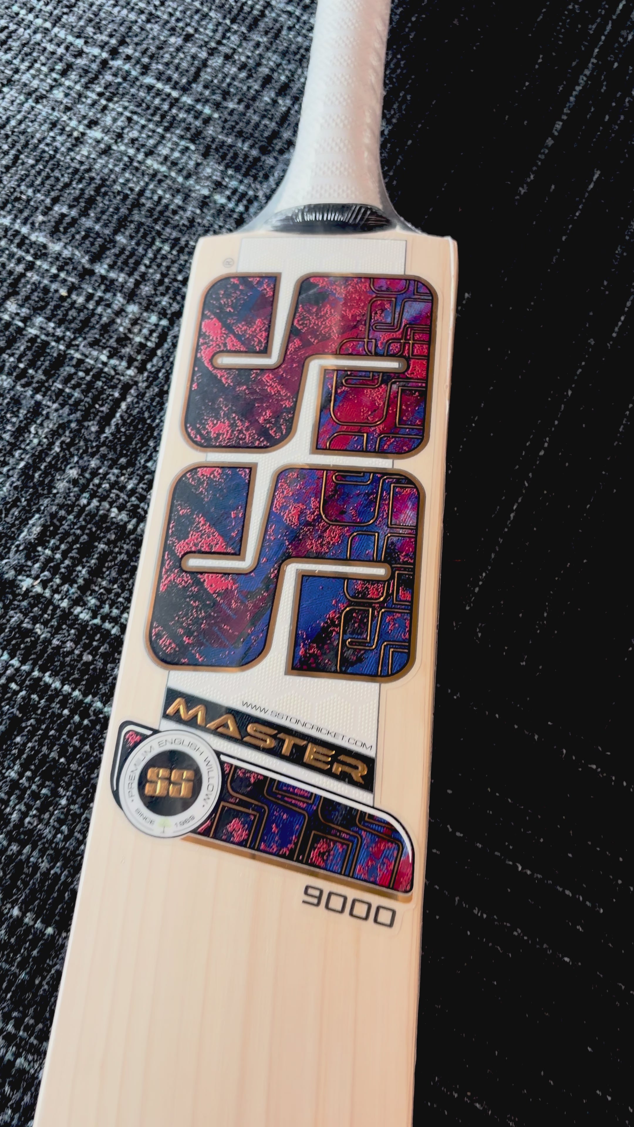 SS Master 9000 Grade 1+ English Willow Cricket Bat - SH