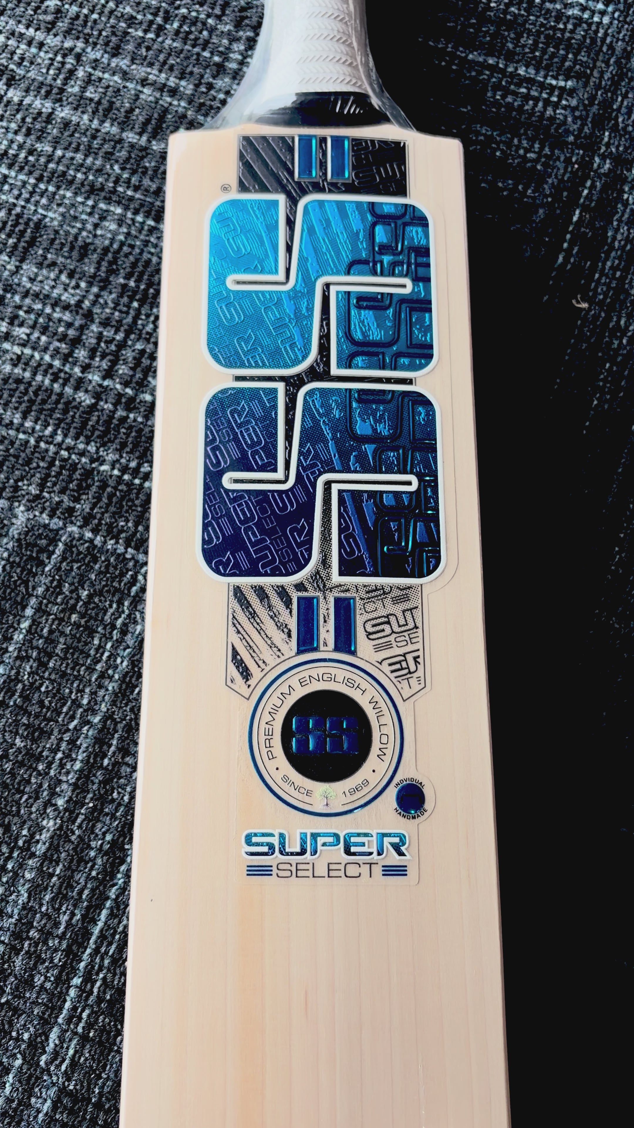 SS Super Select English Willow Cricket Bat - SH