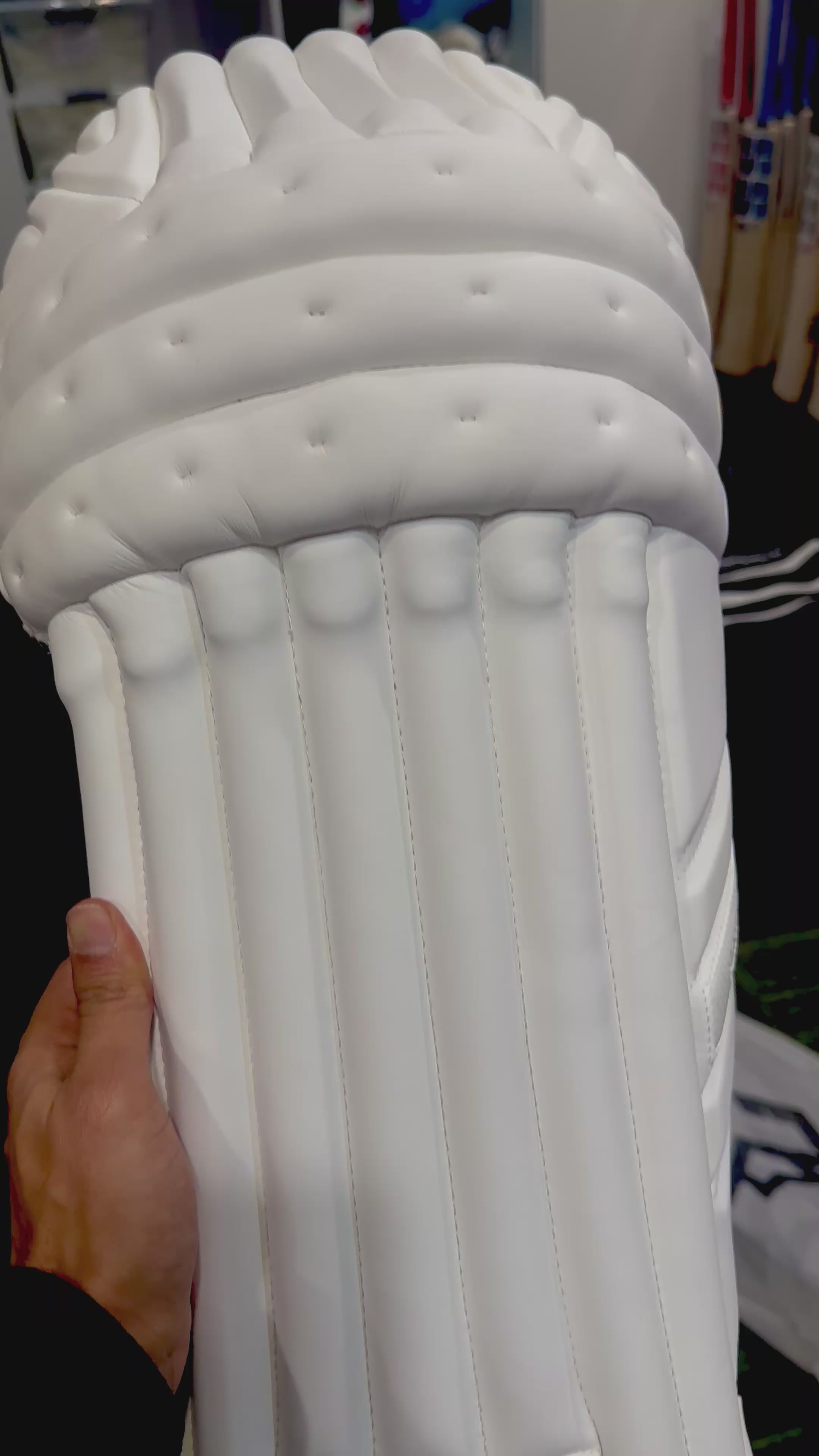 Load video: Pro Players Cricket Batting Pads - Pure White
