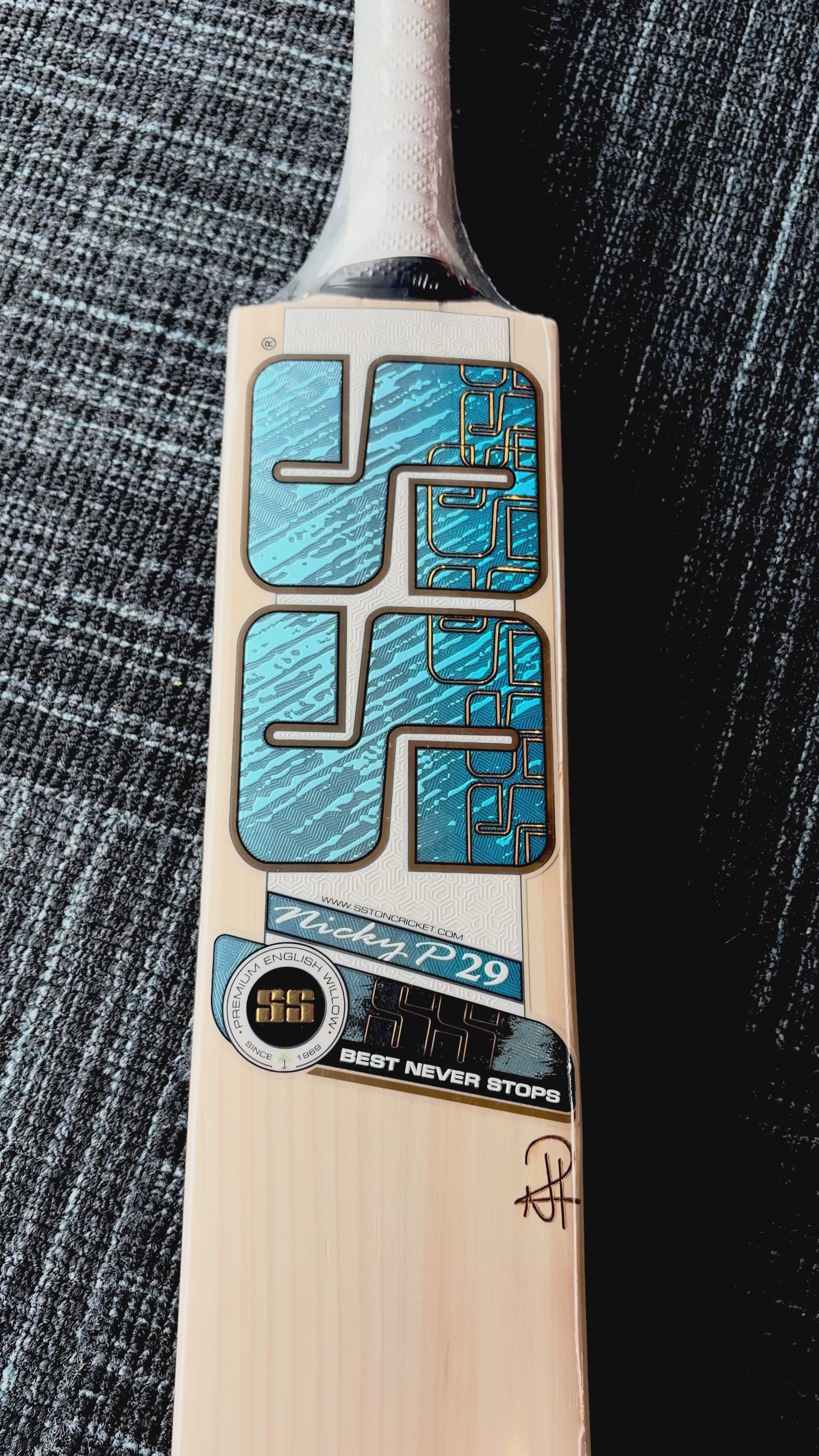 Load video: SS - Nicholas Pooran Players Edition Cricket Bat - SH